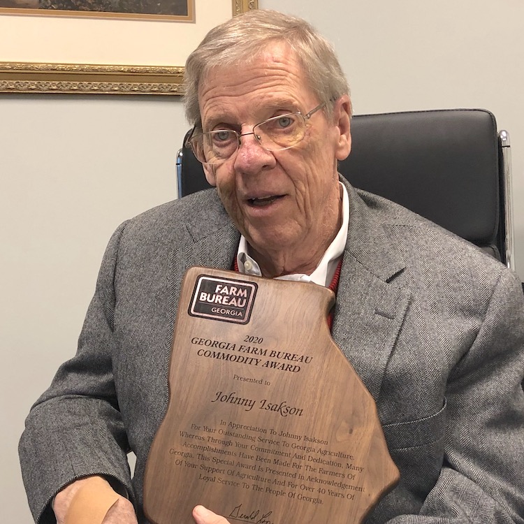 Georgia Farm Bureau presents Isakson its Commodity Award